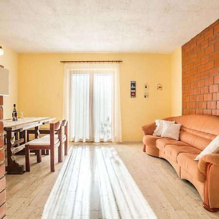 Apartment Srecko Vinišće Kültér fotó