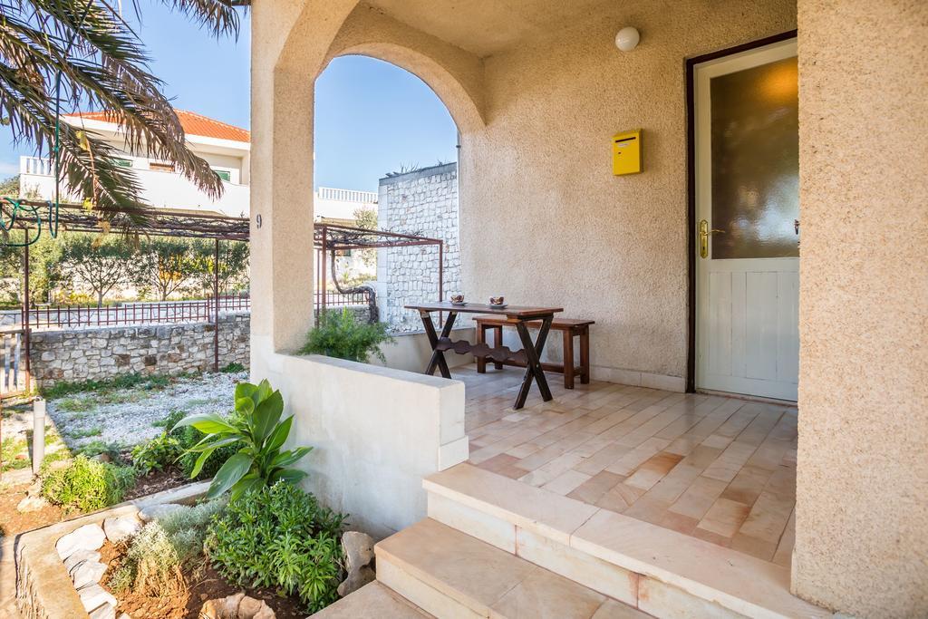 Apartment Srecko Vinišće Kültér fotó