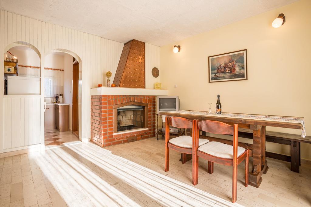 Apartment Srecko Vinišće Kültér fotó